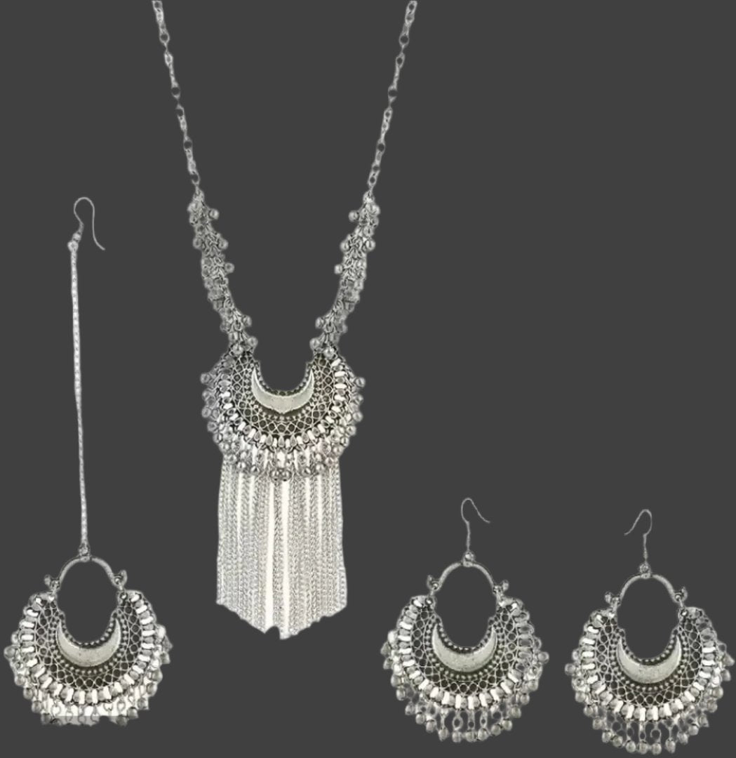 Shimmering Trending Oxide Silver Diva Style Alloy Jewellery Set For Women
Color: Silver
Material: Oxide Alloy Silver
Country of Origin: INDIA
Striking a perfect balance of tradition and elegance, this oxidized silver-plated jewellery set has a breathtaking design. This set has got beautiful textured design that add to the overall appeal. Team it with any ethnic outfit for adding a traditional grace.